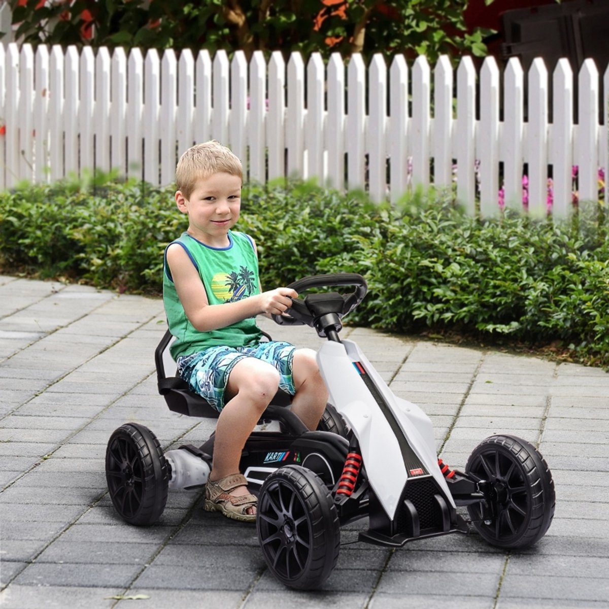 Elektrische Drift Kart, 2 Snelheidsmodi, Veiligheidsgordel en Rugondersteuning, Rijdt Vooruit en Achteruit, All-Terrain Wielen, Wit Design, Perfect voor 3-8 Jaar (4853222322599)