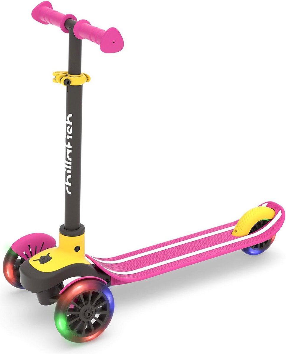 Chillafish Kinderstep 3 Jaar met drie LED wielen - Roze Geel - Lichtgewicht Glow step meisjes met afneembaar stuur en voetrem - Aanpasbaar in hoogte - Leun-om-te-sturen - Extra grip handgrepen - Geen batterijen nodig - Model Scotti Glow 3 (5425029652378)